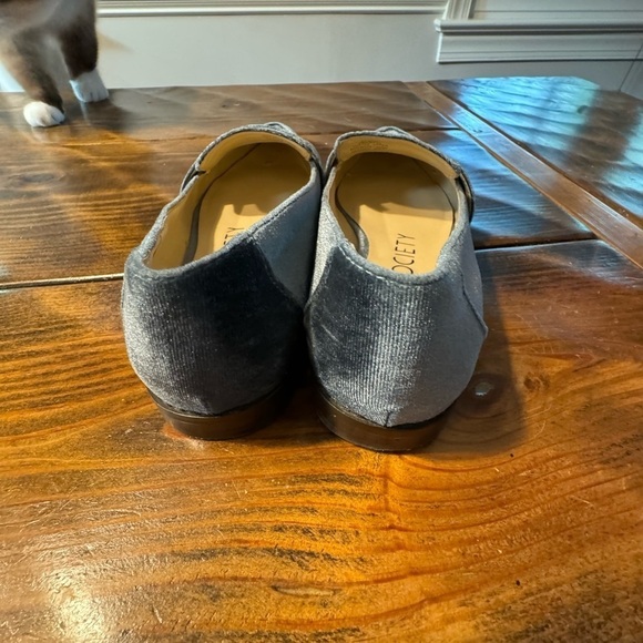Sole Society Women’s Edie Blue Velvet Point Toe Loafers Flats - Size 7 - Picture 7 of 9